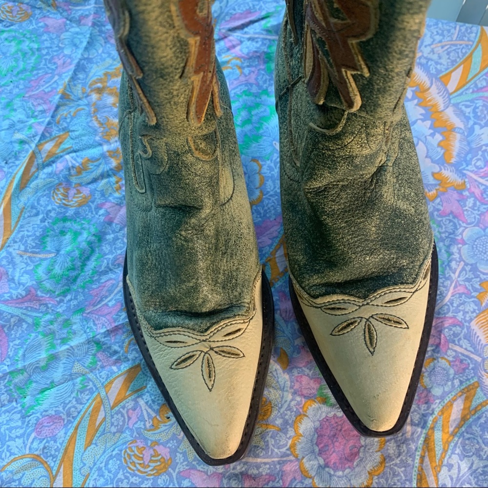 Stunning Baby Blue Cowgirl Boots Gem